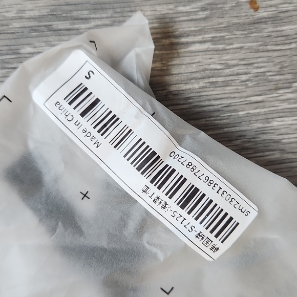 Men's t shirt Velour green size small brand new - Picture 3 of 3